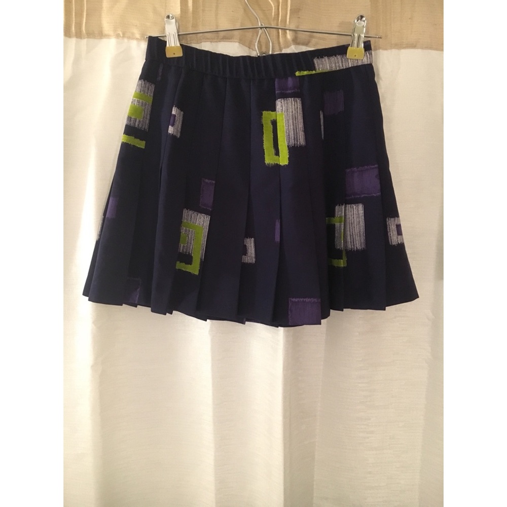High waisted mini skirt
